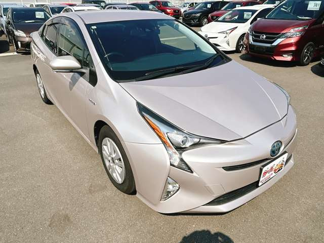 お客様のご予算帯に合わせたお車を常時50台以上取り揃えています!当社のスタッフがお客様のお車選びをしっかりサポートしご提案させていただきます!
