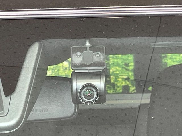 【ドライブレコーダー】ドライブレコーダー装備!走行中はもちろん、あおり運転や事故に遭遇した際、映像で記録し、万一のリスクに備えます。※記録用SDカードはお客様ご自身でご準備いただく必要があります。