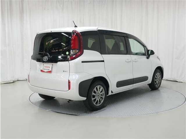 シエンタハイブリッド 1.5 G E-Four 4WD