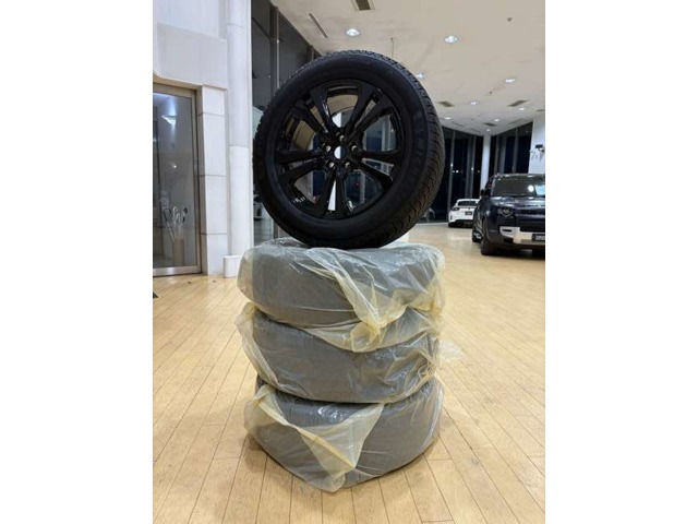 ディフェンダー90 Xダイナミック HSE 3.0L D300 ディーゼル 4WD