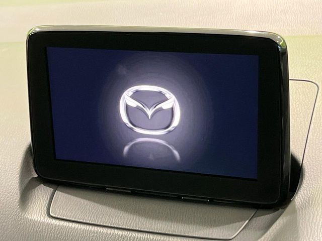 デミオ