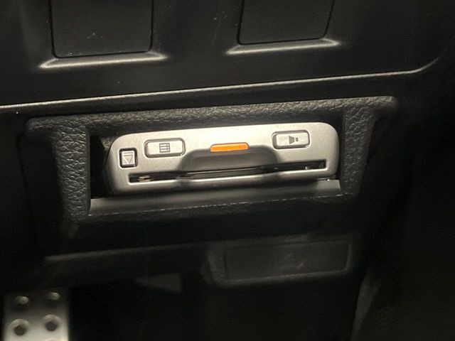 【ETC】高速道路の料金所をストレスなく通過!話題のスポットやサービスエリアに多い「スマートIC」利用時は必須のアイテムです。当店でセットアップを実施、ご納車当日からすぐにご利用いただけます!