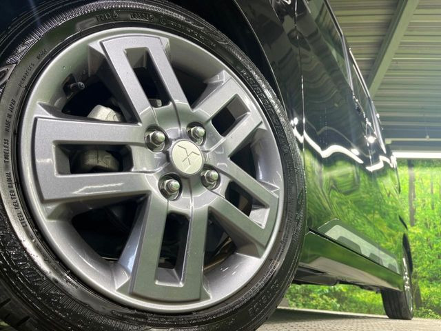 �y����15�C���`�A���~�z�C�[���z�O�ςɃ}�b�`���������A���~�z�C�[���𑕒����Ă���܂��B�e��ЊO�A���~�z�C�[����A�X�^�b�h���X�^�C�����戵�����Ă���܂��B���񂲑��k����������