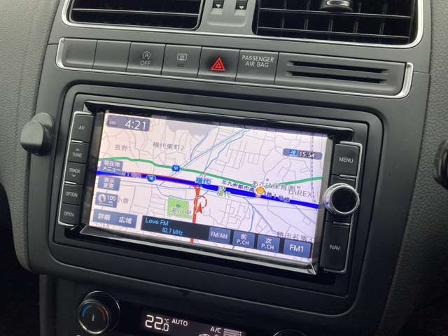 お仕事やお出かけでの強い味方カーナビ!!遠出のドライブも安心して運転いただけます。