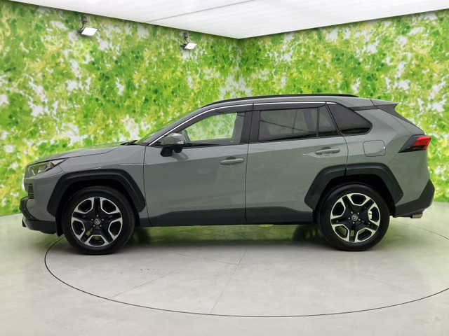 RAV42.0 アドベンチャー 4WD