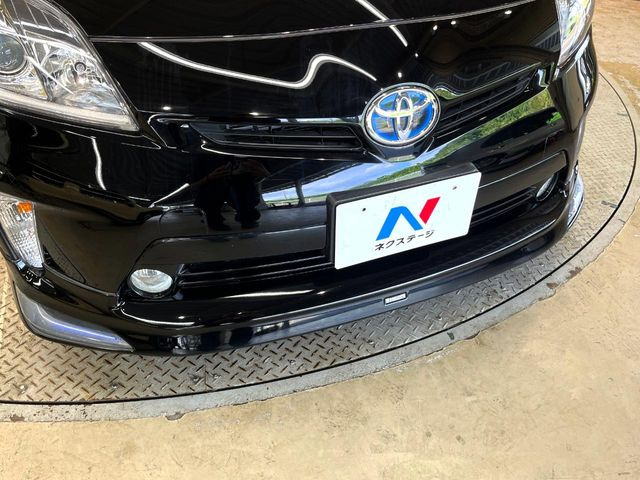 プリウス1.8 S