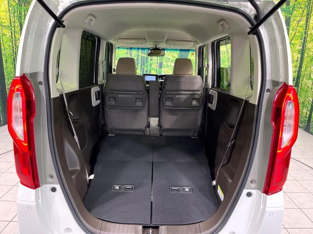 普段のお買い物や通勤、送迎等に十分な荷室スペースを確保しております。セカンドシートを倒すと、大きな荷物の積載も可能です♪