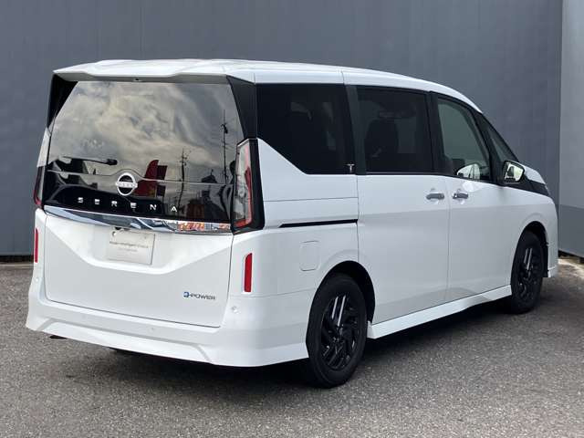 セレナ1.4 e-POWER ハイウェイスターV