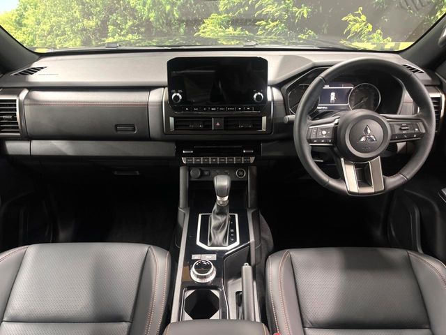 トライトン2.4 GSR ディーゼル 4WD