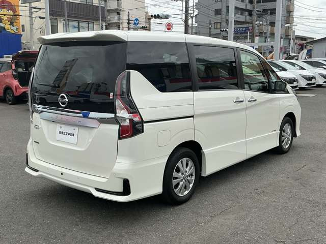 セレナ2.0 ハイウェイスターV 4WD