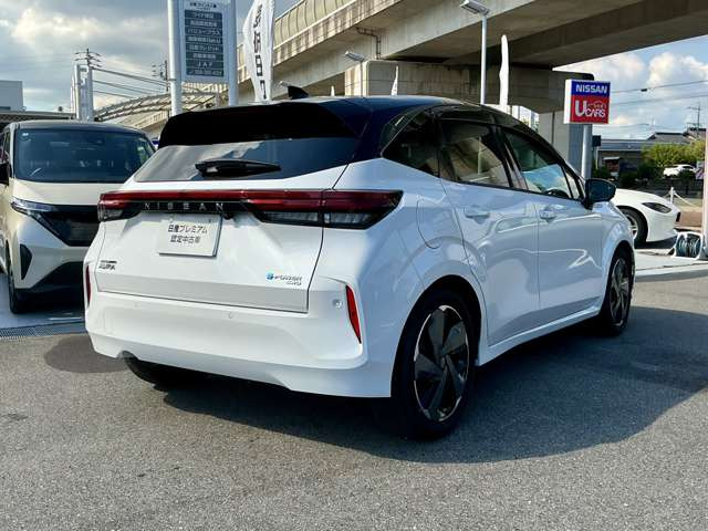 ノートオーラ1.2 G FOUR レザーエディション 4WD