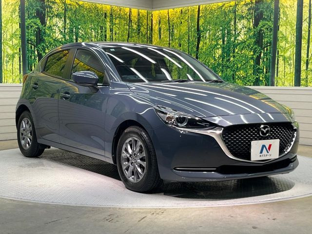 高透明度のガラス皮膜で撥水はもちろん、上質なツヤ・光沢を実現。紫外線や酸性雨から大切な愛車を保護し、色あせ・劣化を防止。「弾スプラッシュコート」、「弾プリミッサコート」からお選びいただけます。