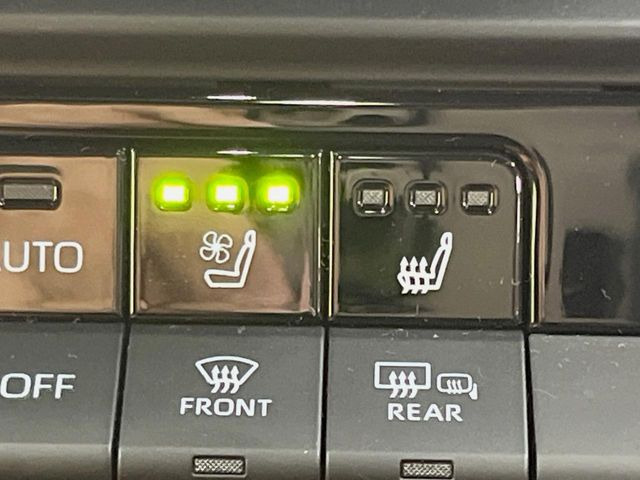 【シートベンチレーション】夏場は涼しい風でお尻や背中の熱やムレを防ぎ、冬はエアコンよりも早く温まってポカポカに!季節を問わず快適に過ごせます。