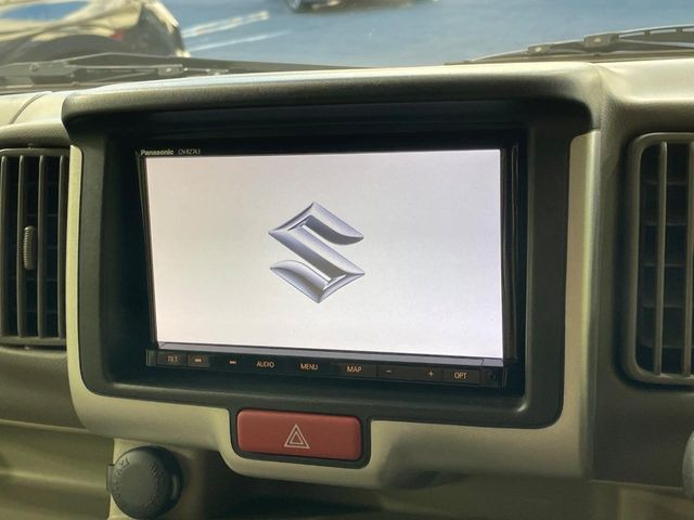 【純正ナビ】人気の純正ナビを装備。オーディオ機能も充実しており、Bluetooth接続すればお持ちのスマホやMP3プレイヤーの音楽を再生可能!毎日の運転がさらに楽しくなります!!
