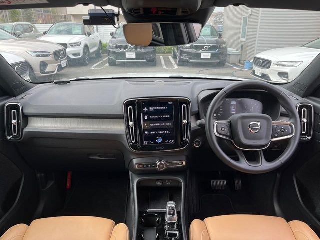 XC40B4 AWD インスクリプション 4WD