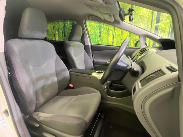 運転席シート廻りは使用感も少なく、良好な状態となっています。丁寧に使われていたことがよくわかりますね。