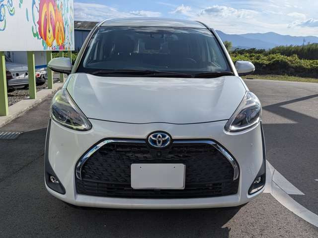 シエンタハイブリッド 1.5 G クエロ