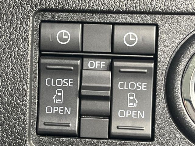 【両側パワースライドドア】スマートキーや運転席のスイッチで後席両側スライドドアの開閉が可能♪電動だから力を入れてドアを開ける必要が無く、小さなお子様でも簡単に開け閉めでき快適です♪