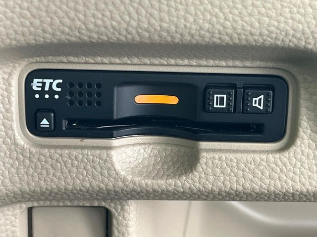 【ETC】高速道路の料金所をストレスなく通過!話題のスポットやサービスエリアに多い「スマートIC」利用時は必須のアイテムです。当店でセットアップを実施、ご納車当日からすぐにご利用いただけます!