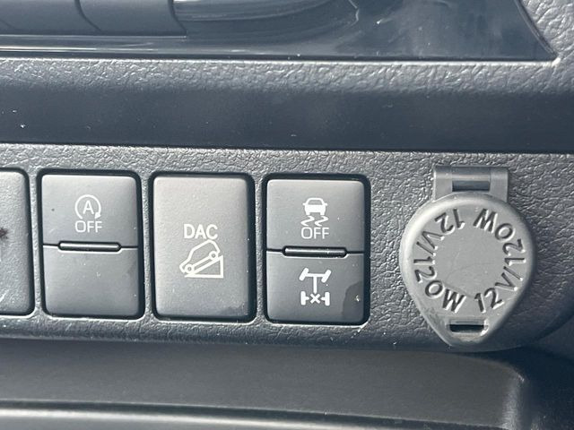 【リアデフロック】悪路や雪道などで車がスタックした場合でも、タイヤの空転を抑制し脱出しやすくするデフロックを装備。積雪地やオフロードでの使用が多い方におススメの一台です♪
