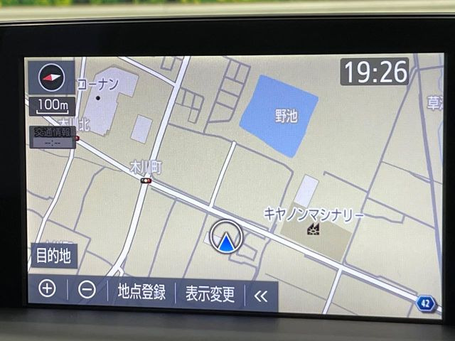 【メーカー純正ナビ】インテリアに溶け込むスタイリッシュな「専用設計」メーカーナビを装備♪視認性や操作性など基本性能にも優れ、より上質なカーライフをお楽しみいただけます。