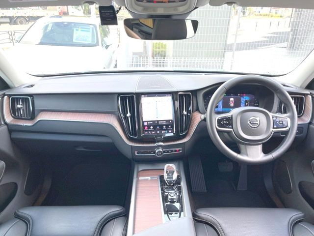 XC60リチャージ アルティメット T6 AWD PHEV 4WD