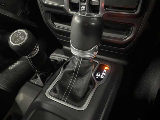 ●シフトノブの使用感も少なく、良好な状態です。