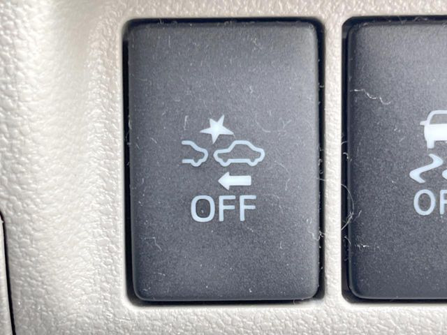 【スマートアシスト】走行中に前方の車両等を認識し、衝突しそうな時は警報とブレーキで衝突回避と被害軽減をアシスト。より安全にドライブをお楽しみいただけます。
