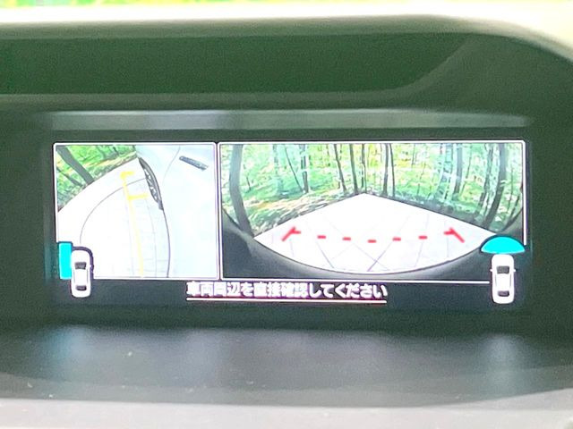 【フロント&サイドカメラ】ドライバーから見にくい死角部分を映像で確認できる前方と左側面にカメラを装着。見通しがきかない場所や住宅密集地などを運転することが多い人におすすめの安心装備です。