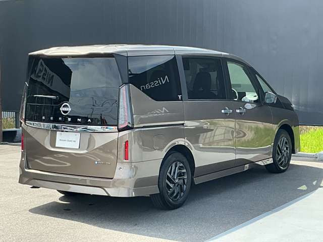 セレナ1.4 e-POWER ハイウェイスターV