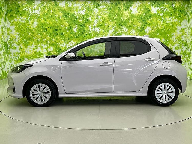 ヤリス1.5 ハイブリッド G E-Four 4WD
