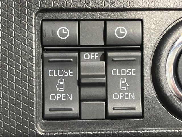 【両側パワースライドドア】スマートキーや運転席のスイッチで後席両側スライドドアの開閉が可能♪電動だから力を入れてドアを開ける必要が無く、小さなお子様でも簡単に開け閉めでき快適です♪