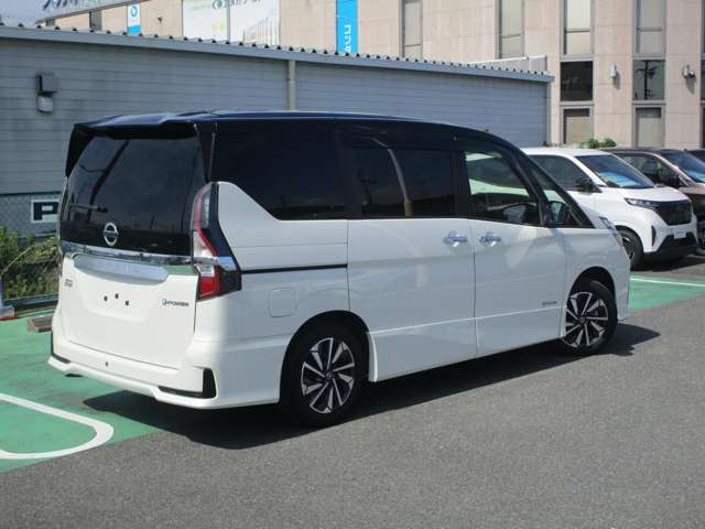 セレナ1.2 e-POWER ハイウェイスターV