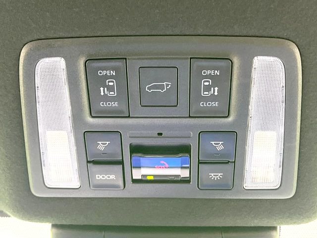 【パワーバックドア】スマートキーや運転席のボタンを押すだけでリアゲートが自動で開閉します!荷物を持っている時や、高い位置にあるバックドアを閉める際に便利な機能です♪
