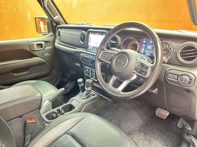 ラングラーアンリミテッド サハラ 4WD