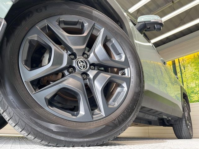 【純正19インチアルミホイール】外観にマッチした純正アルミホイールを装着しております。各種社外アルミホイールや、スタッドレスタイヤも取扱いしております。是非ご相談ください♪