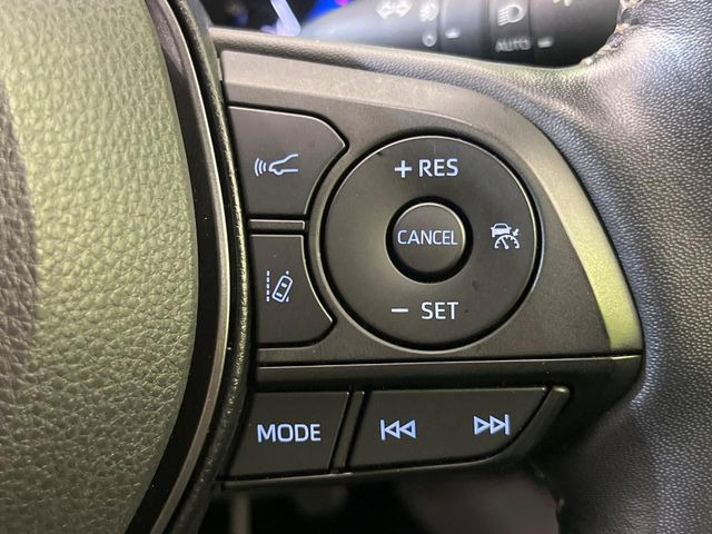 【レーダークルーズコントロール】高速道路での長距離走行が楽に!!自動で速度を保つクルーズコントロールが、衝突軽減システムと連携し、前方の車両を感知して車間を保つように速度調節してくれます!!