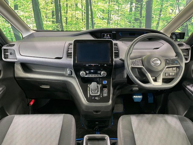 セレナ1.2 e-POWER ハイウェイスターV