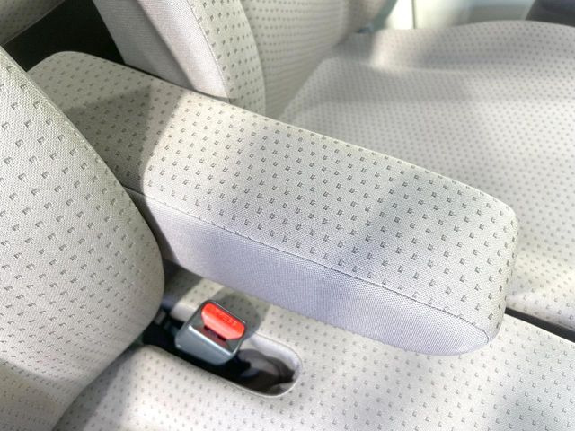 【アームレスト】運転中の身体の負担を軽減してくれるアームレストを装備♪