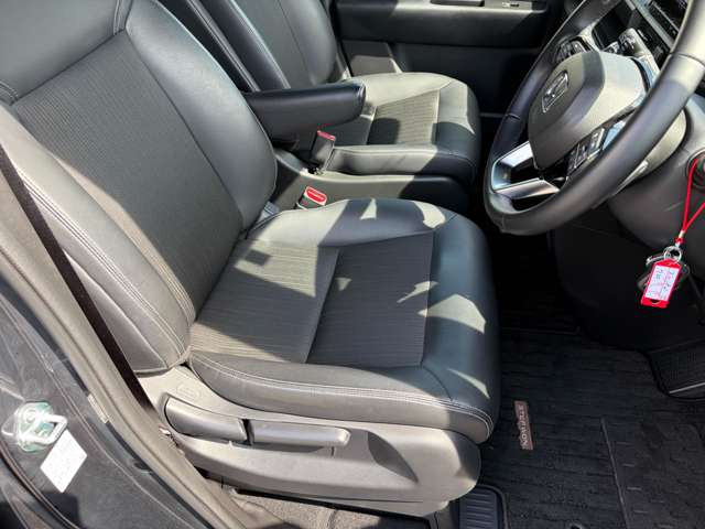 運転席シート綺麗になっております!