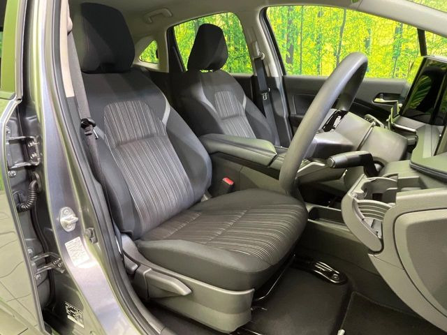 運転席シート廻りは使用感も少なく、良好な状態となっています。丁寧に使われていたことがよくわかりますね。