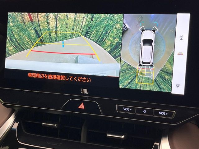 【パノラミックビューモニター】専用のカメラにより、上から見下ろしたような視点で360度クルマの周囲を確認することができます☆死角部分も確認しやすく、狭い場所での切り返しや駐車もスムーズに行えます。