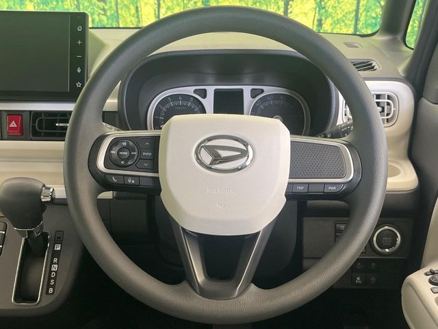 ステアリングも使用感が少なく、きれいな状態となっております♪