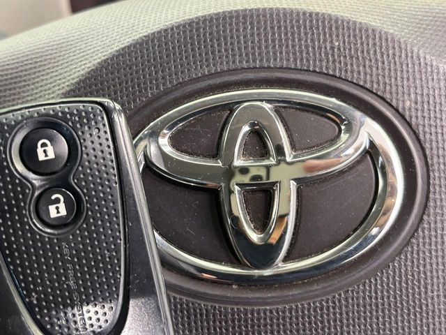 【キーレス】少し離れた場所からでもボタン一つでドアの開錠・施錠ができるのでとっても便利!ドアの鍵穴周りに傷をつけることもありません♪