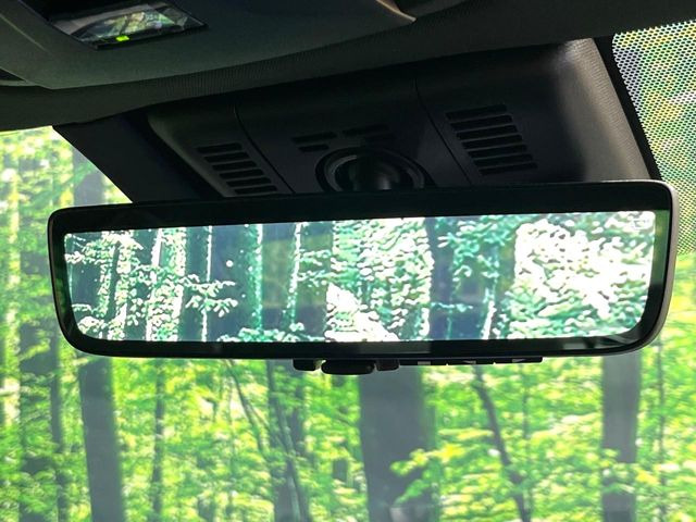 【デジタルインナーミラー】後席の大きな荷物や同乗者で後方が確認しづらい時でも安心!カメラが撮影した車両後方の映像をルームミラー内に表示。クリアな視界で状況の確認が可能です!