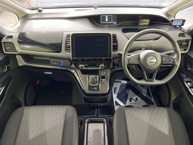 セレナ1.2 e-POWER ハイウェイスターV