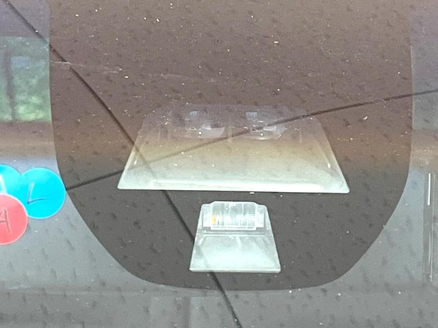 【シティブレーキアクティブシステム】低速走行中に前方の車両等を認識し、衝突しそうな時は警報とブレーキで衝突回避と被害軽減をアシスト。より安全にドライブをお楽しみいただけます。