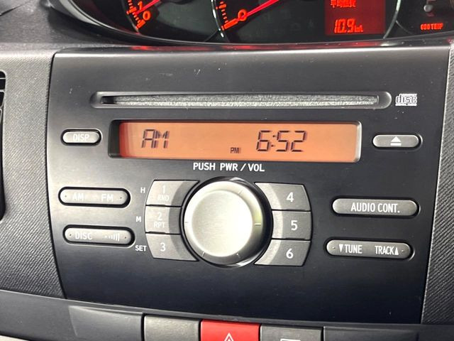 お好きな音楽を車内でお楽しみいただけます♪スピーカー交換・ウーハー追加などの音質向上や、最新ナビ・後席モニター等の取り付けも是非ご相談ください!