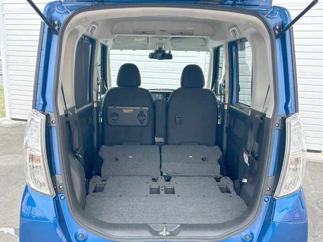 普段のお買い物や通勤、送迎等に十分な荷室スペースを確保しております。セカンドシートを倒すと、大きな荷物の積載も可能です♪
