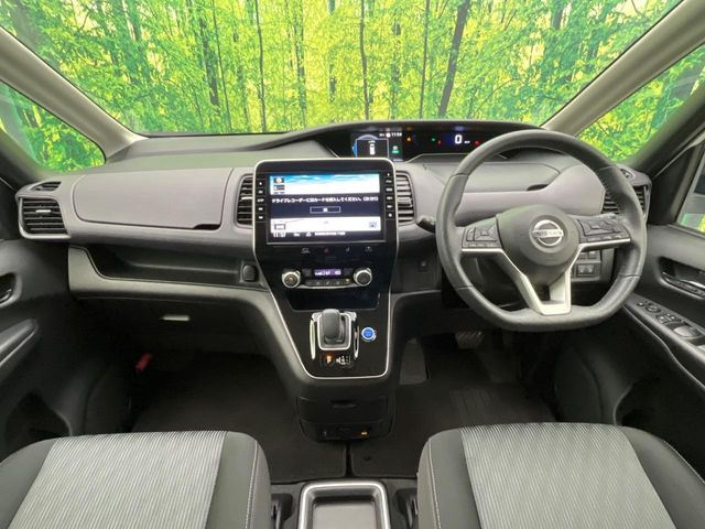 セレナ1.2 e-POWER ハイウェイスターV